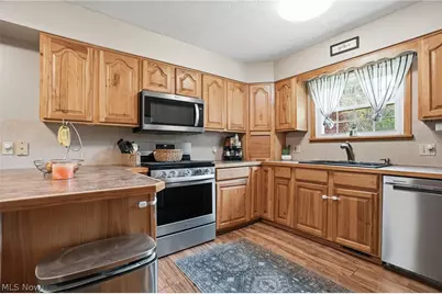 7630 Jennings Drive, Painesville, OH 44077 - Photo 12