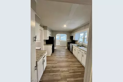 2110 12th Street SW, Akron, OH 44314 - Photo 10