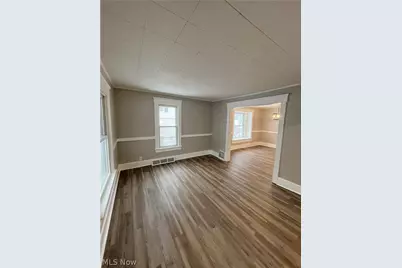 2110 12th Street SW, Akron, OH 44314 - Photo 6