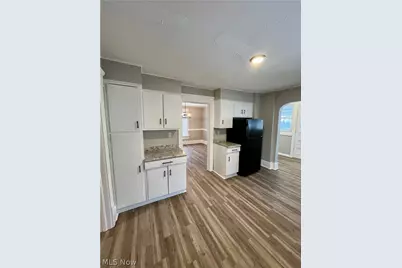 2110 12th Street SW, Akron, OH 44314 - Photo 12