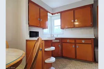 15804 Northwood Avenue, Maple Heights, OH 44137 - Photo 6