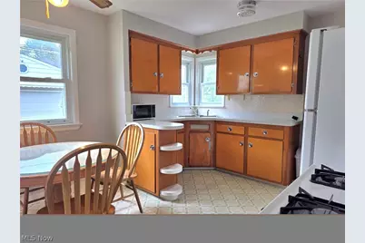 15804 Northwood Avenue, Maple Heights, OH 44137 - Photo 2