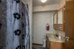 2677 Summit Rd, Akron, OH 44321 - Photo 20