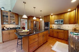 857 Hardwood Ct, Mayfield Village, OH 44040 - Photo 10