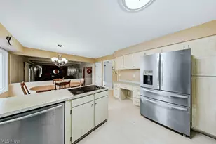 6982 Carol Dr, Independence, OH 44131 - Photo 6