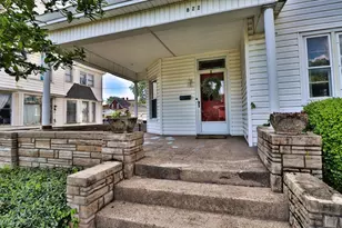 822 Main St, Coshocton, OH 43812 - Photo 2
