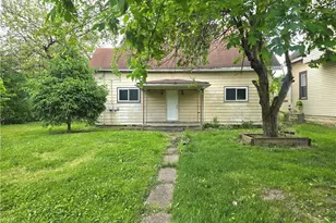 413 N 9th St, Coshocton, OH 43812 - Photo 4