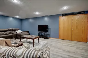 1036 Briarview Ave NW, North Canton, OH 44720 - Photo 38