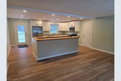 1075 NE River Road, Lake Milton, OH 44429 - Photo 6