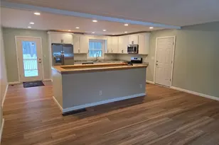 1075 NE River Rd, Lake Milton, OH 44429 - Photo 6