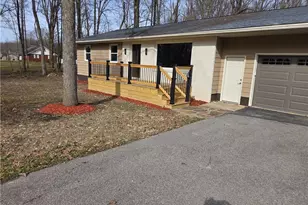 1075 NE River Rd, Lake Milton, OH 44429 - Photo 2