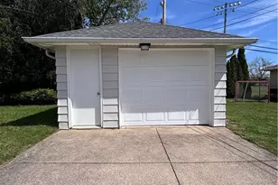 12117 Thraves Rd, Garfield Heights, OH 44125 - Photo 18