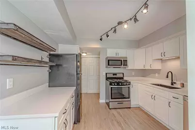 6300 Greenwood #402, Northfield, OH 44067 - Photo 10