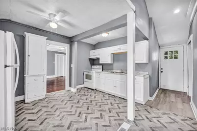 1004 East Avenue, Elyria, OH 44035 - Photo 12
