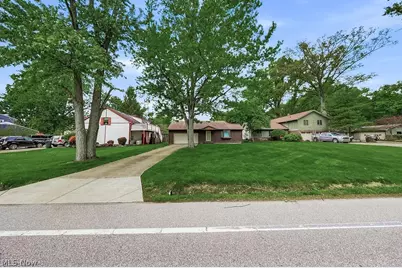 5770 Bradley Road, North Olmsted, OH 44070 - Photo 2