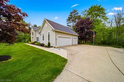 10830 Lakebrook Drive, Kirtland, OH 44094 - Photo 4