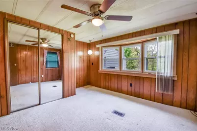 112 Lakeside Way SW, Warren, OH 44481 - Photo 8