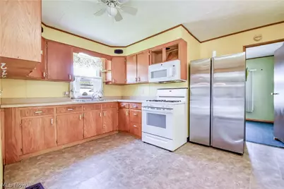 112 Lakeside Way SW, Warren, OH 44481 - Photo 6