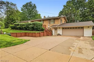 3875 N Glenridge Rd, Akron, OH 44319 - Photo 2
