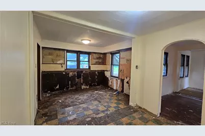 146 Hermann Street, Barberton, OH 44203 - Photo 16