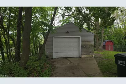 146 Hermann Street, Barberton, OH 44203 - Photo 6