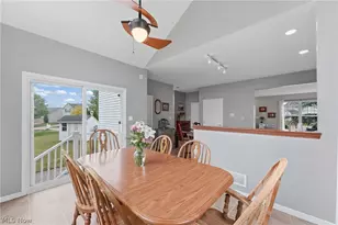 198 Gatwick Grove Cir, Wadsworth, OH 44281 - Photo 18