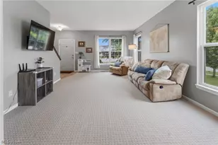198 Gatwick Grove Cir, Wadsworth, OH 44281 - Photo 12