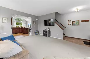 198 Gatwick Grove Cir, Wadsworth, OH 44281 - Photo 10