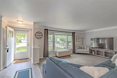 4933 Fairlawn Road, Lyndhurst, OH 44124 - Photo 4