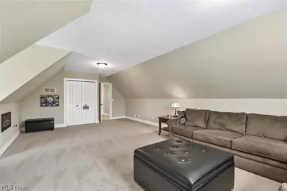 9000 Crooked Creek Lane, Grandview Heights, OH 44147 - Photo 28