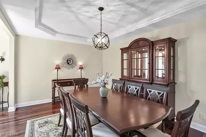 9000 Crooked Creek Lane, Grandview Heights, OH 44147 - Photo 10