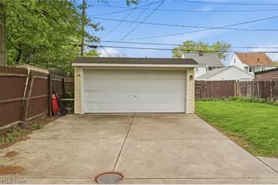 350 E 210th Street, Euclid, OH 44123 - Photo 32