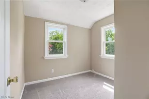 350 E 210th St, Euclid, OH 44123 - Photo 16