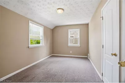 350 E 210th Street, Euclid, OH 44123 - Photo 18
