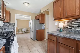 350 E 210th St, Euclid, OH 44123 - Photo 12
