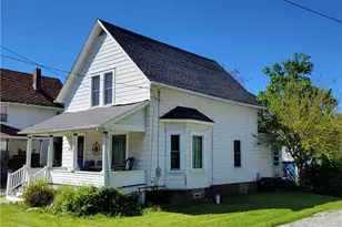 349 W Maple St, Hartville, OH 44632 - Photo 2