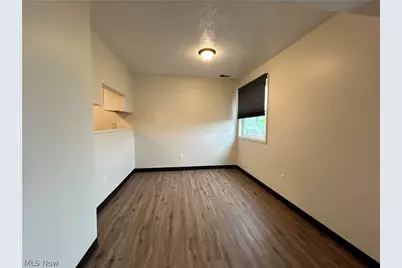 623 Lovers Lane #B-3, Steubenville, OH 43953 - Photo 4