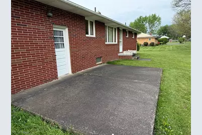 6391 Peach Street NE, Louisville, OH 44641 - Photo 6