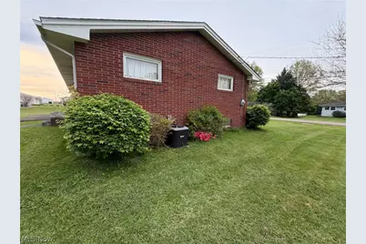 6391 Peach Street NE, Louisville, OH 44641 - Photo 8