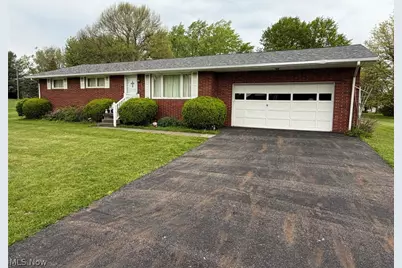6391 Peach Street NE, Louisville, OH 44641 - Photo 2