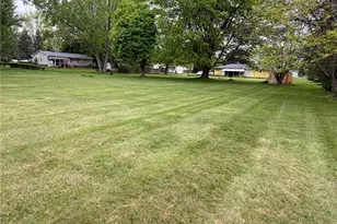 6391 Peach St NE, Louisville, OH 44641 - Photo 4