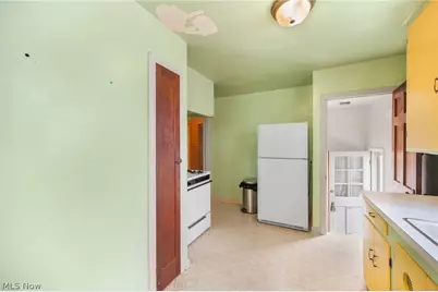 21570 Priday Avenue, Euclid, OH 44123 - Photo 8