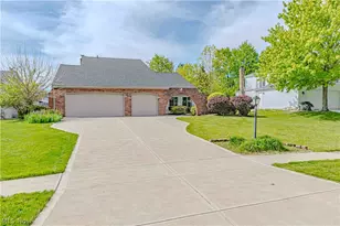 16461 S Red Rock Dr, Strongsville, OH 44136 - Photo 2