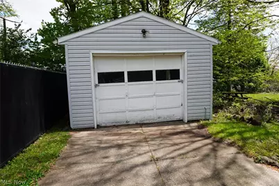 483 17th Street NW, Barberton, OH 44203 - Photo 2