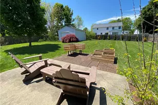 578 Fieldstone Dr, Amherst, OH 44001 - Photo 4