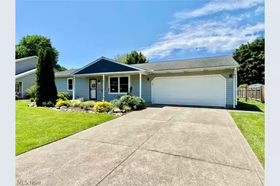 578 Fieldstone Drive, Amherst, OH 44001 - Photo 2