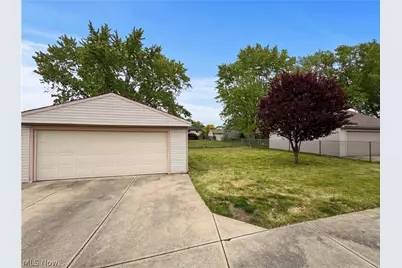 14122 Donald Drive, Brook Park, OH 44142 - Photo 18