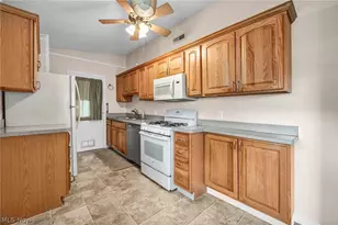 160 Boston Ave, Elyria, OH 44035 - Photo 10