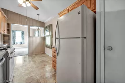 160 Boston Avenue, Elyria, OH 44035 - Photo 12