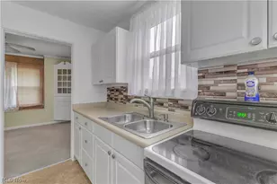 425 Frazier Ave, Akron, OH 44305 - Photo 12